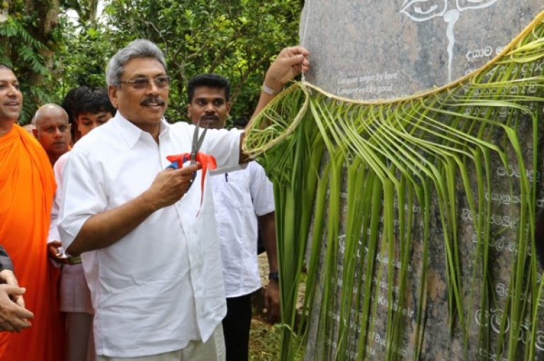 Gotabhaya Rajapaksa in a Controversial Move Associates Publicly with the Bodhu Bala Sena at Galle