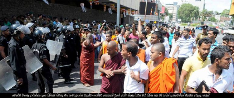 Sihala Ravaya monks and junks attack Kollupitiya meat shops – police refuse to record complaints