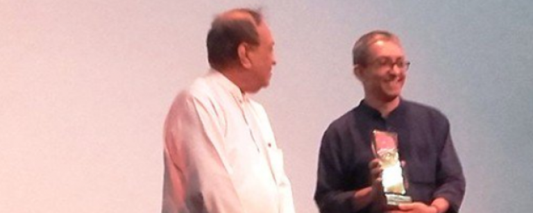 Nalaka Gunawardene Receives Lifetime Award at Nelum Yaya Sri Lanka Blogger Awards