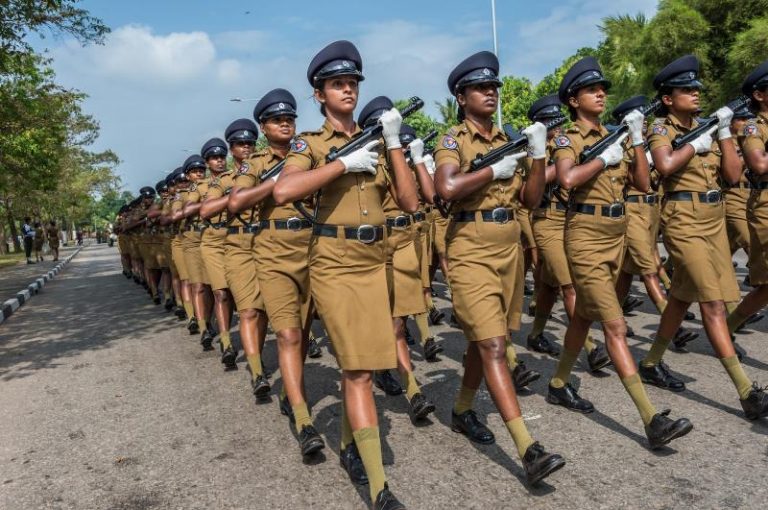 Sri Lankan constitutional panel recommends grant of powers over land and police to provinces