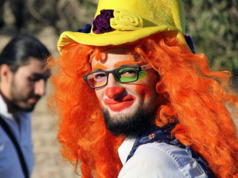 Clown of Aleppo ‘dies in air strike’ as Syrian government closes in on besieged city