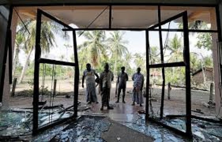 Sri Lanka: Sirisena’s party sec gets mobs released, two Muslims reportedly dead, Namal Kumara arrested