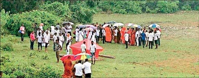 Sampanthan writes to Sirisena on police inaction on  Buddhist monks violating court order in Chemmalai, Mullaitivu.