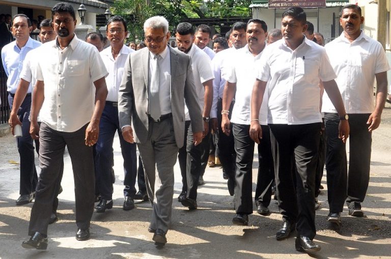 Sri Lanka : Artist Thenuwara threatened following verdict
