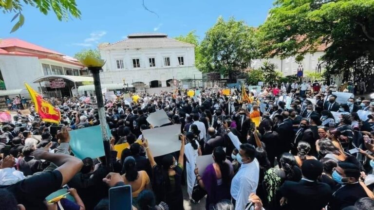 Sri Lanka: Lawyers protest against AG for withdrawing cases against politicians
