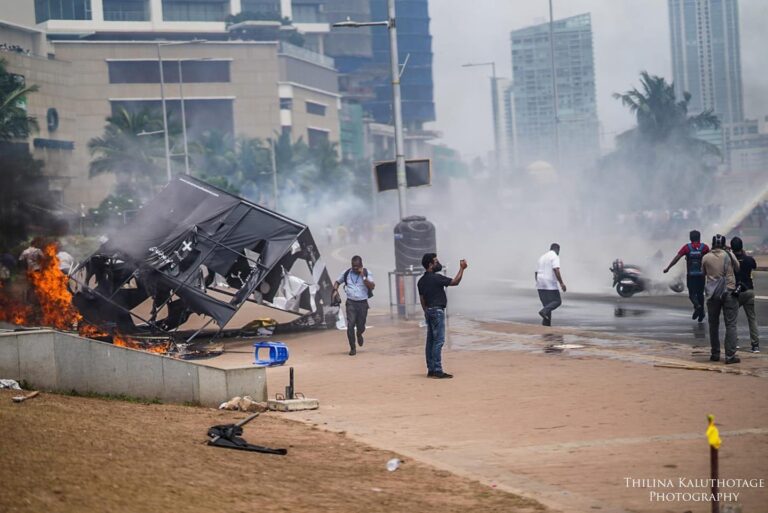 Sri Lanka:Faculty of Medicine Teachers’ Association  strongly condemns the attacks on volunteer health workers and the media & calls on Govt to resign