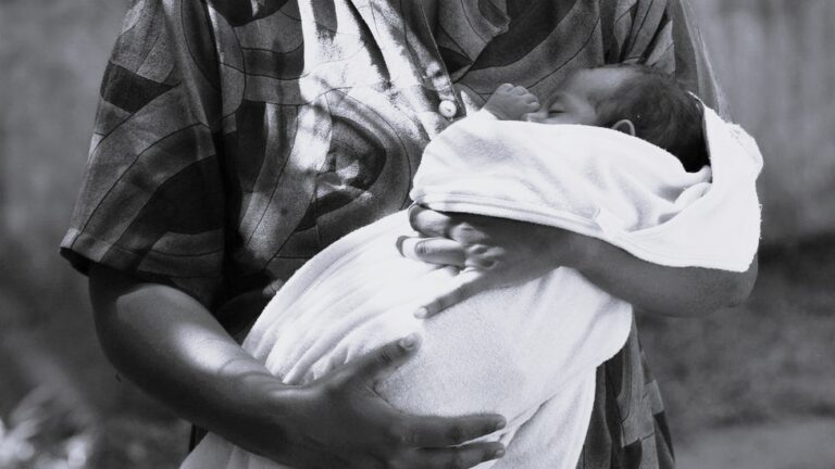 Sri Lanka: Women birthing at home worries health officers