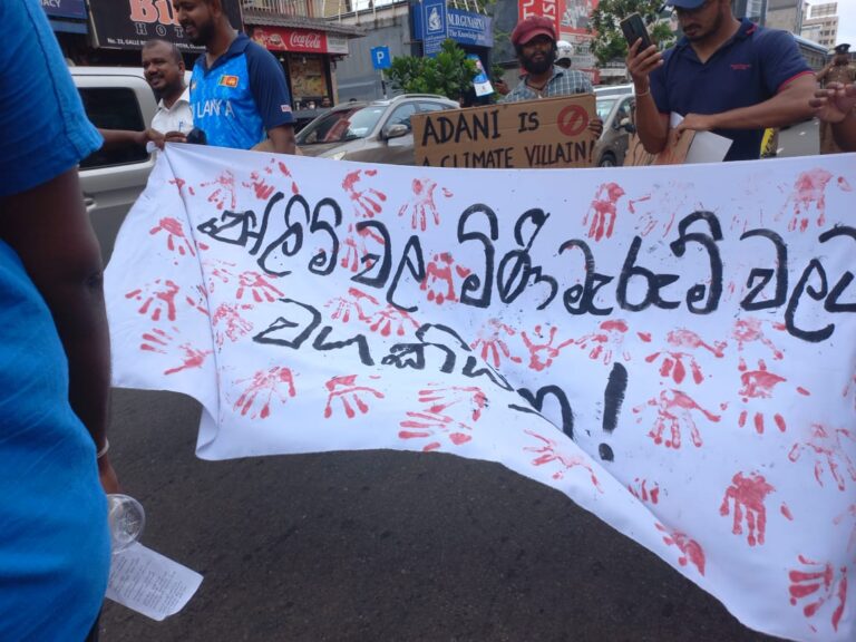 Sri Lanka: Bodies on beaches, deaths in queues