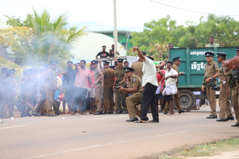 Sri Lankan police launch brutal assault on protesting Tamil fishermen
