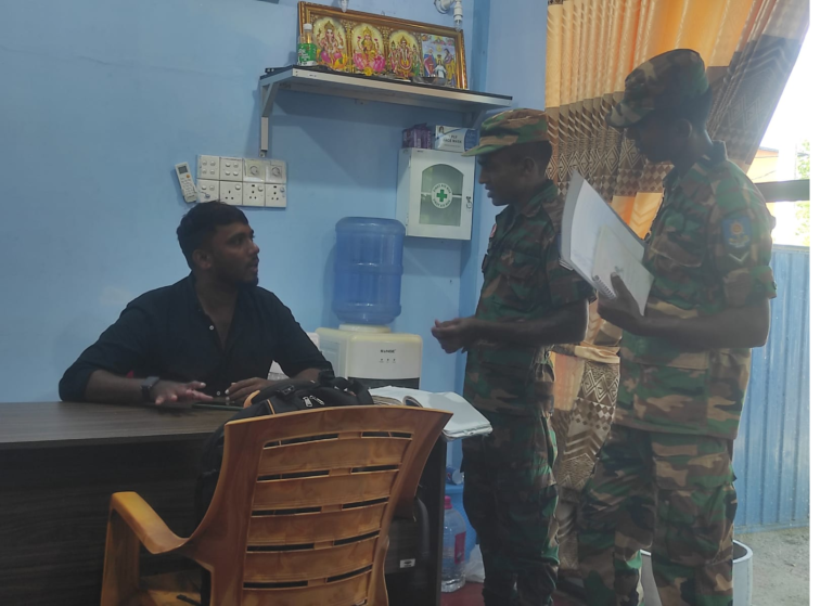 Sri Lankan soldiers question Tamil journalist at press office