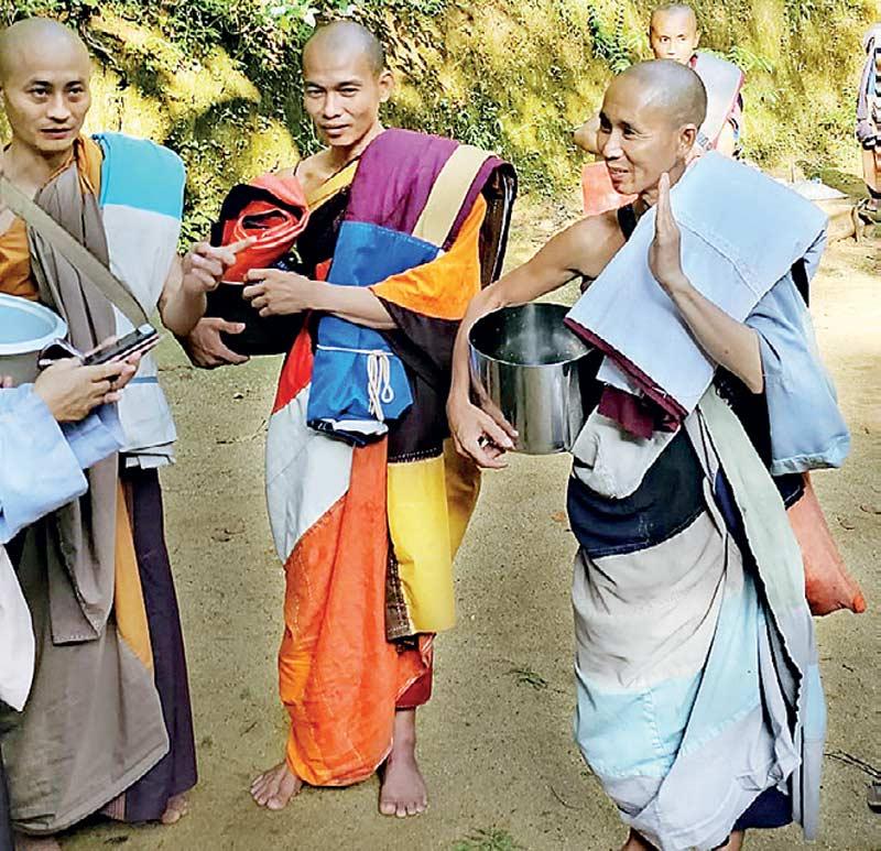 EconomyNext: Vietnam's Famed Walking Ascetic Minh Tuệ in Sri Lanka Amid Obstacles
