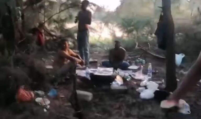 Drunk Sri Lankan police assault tourists in Jaffna, three hospitalised